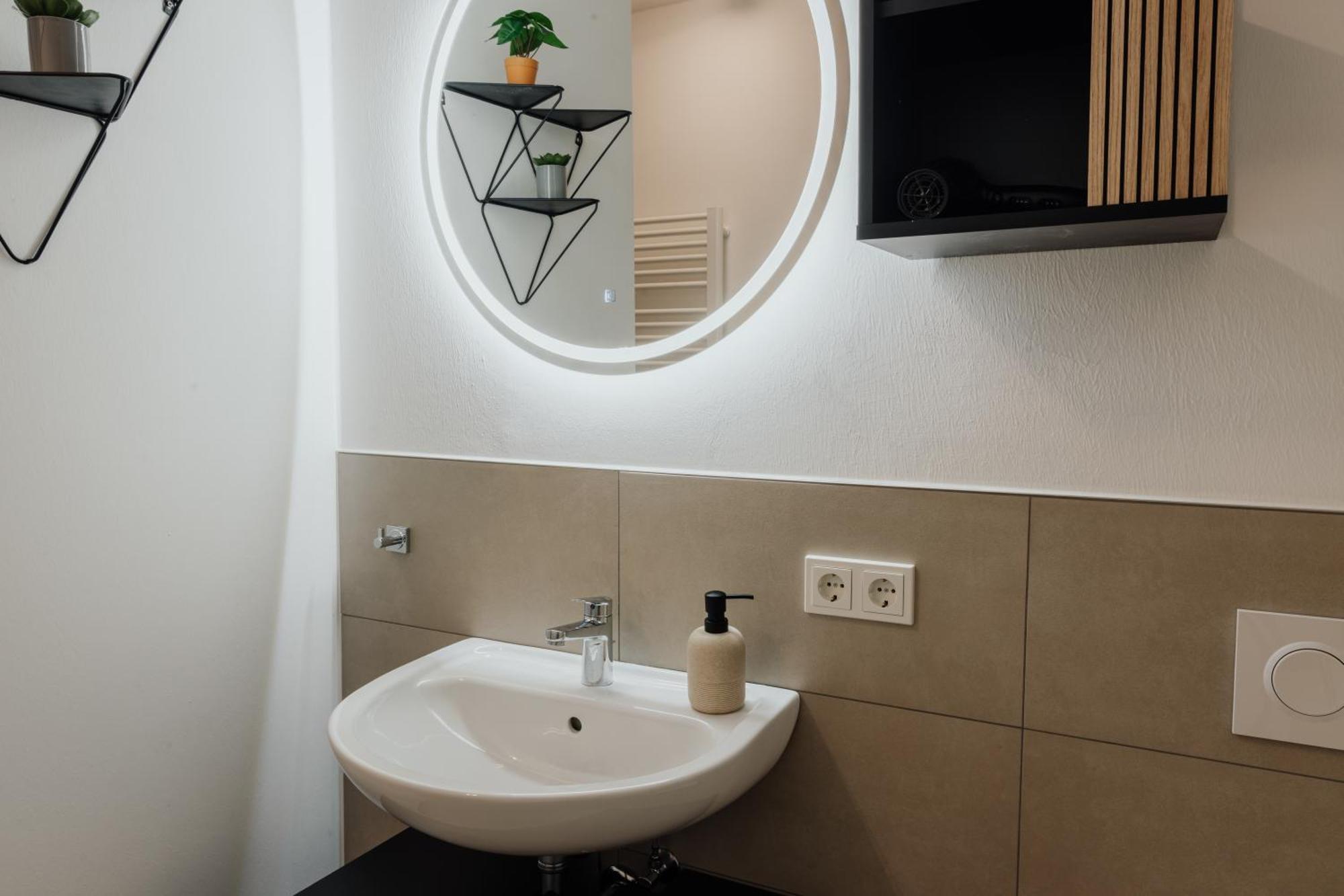 Cityheart Appartement - Stadt Mitte - Stilvoll パッサウ エクステリア 写真